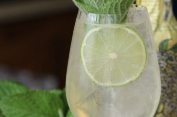 Holundercocktail HUGO 