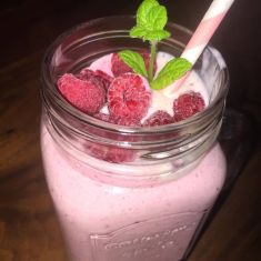 Hausgemachter Minz-Himbeer-Smoothie